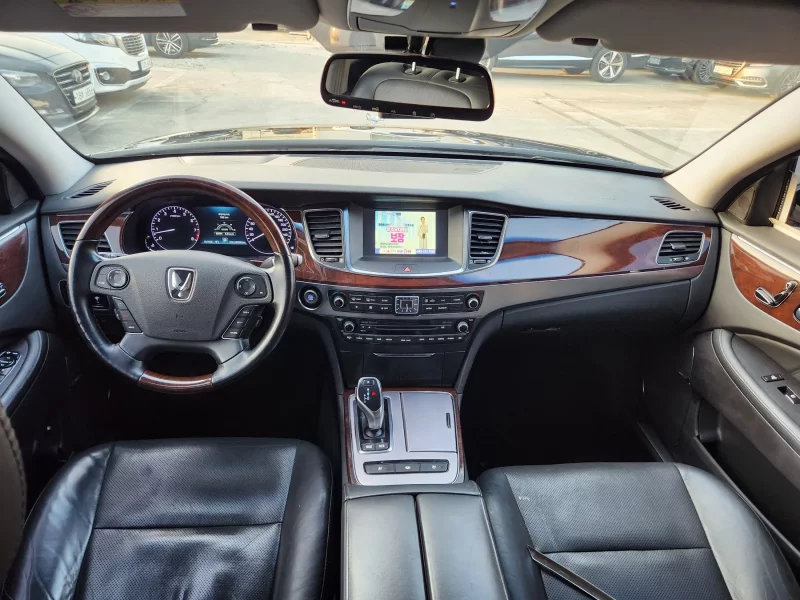 Hyundai Equus