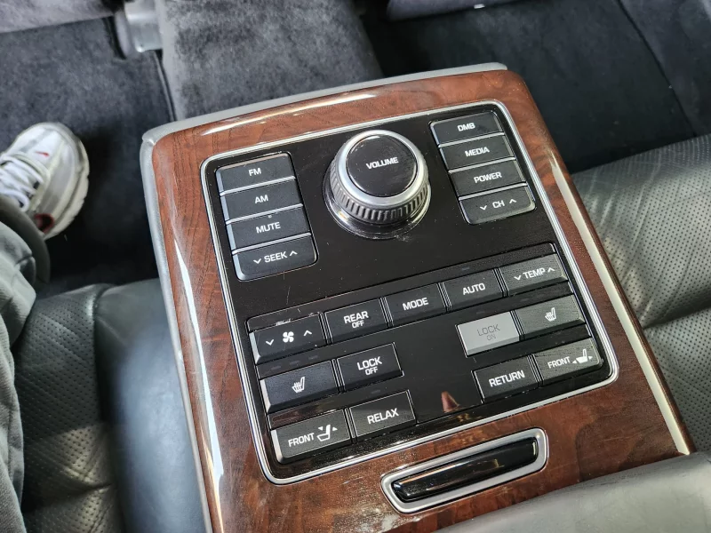 Hyundai Equus