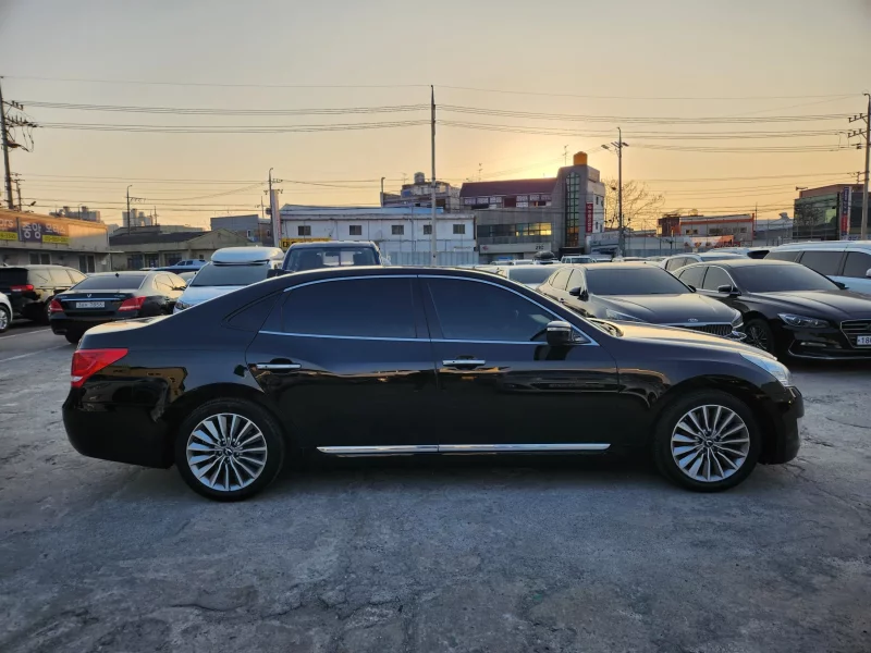 Hyundai Equus