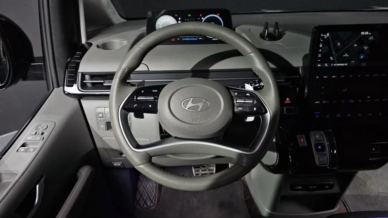 Hyundai Staria
