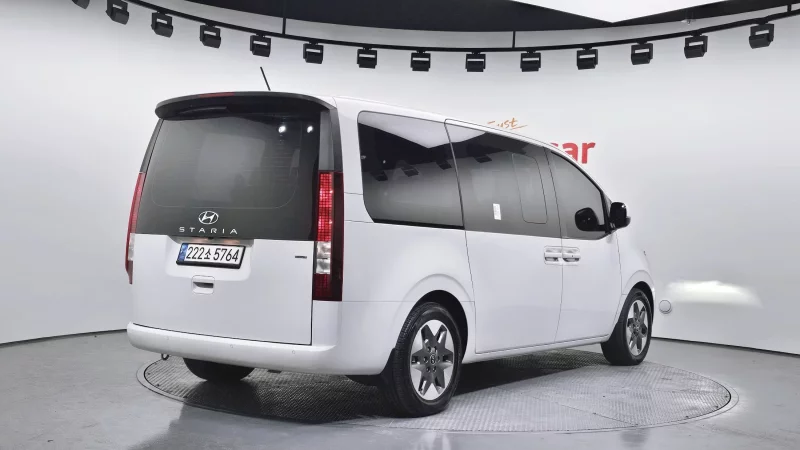 Hyundai Staria