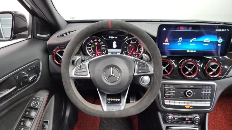 Mercedes-Benz GLA-Class