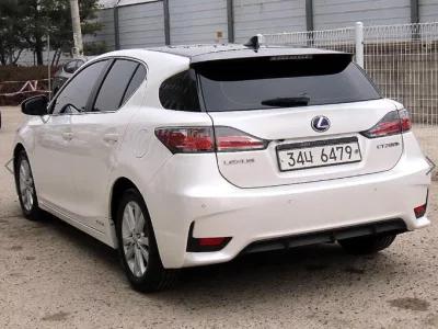 Lexus CT200h