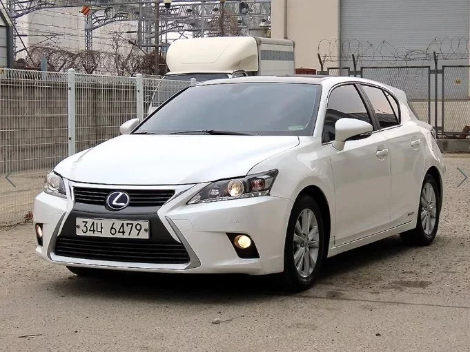 Lexus CT200h