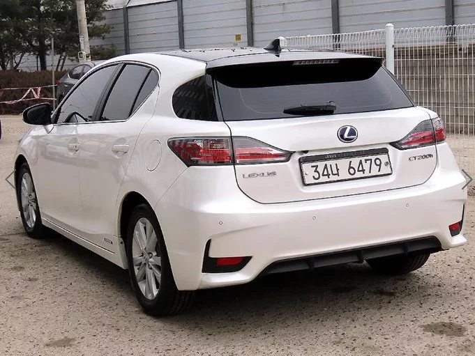 Lexus CT200h