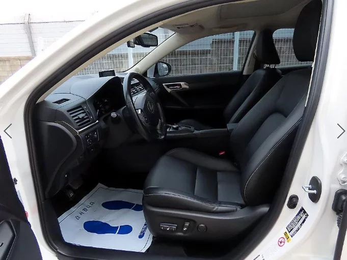 Lexus CT200h