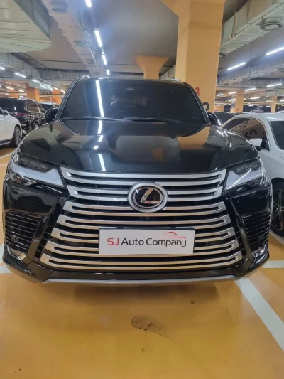 Lexus LX