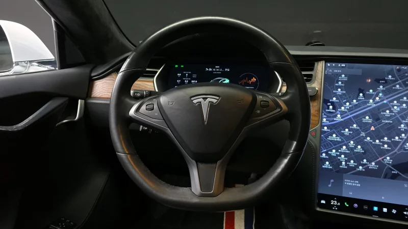 Tesla MODEL S