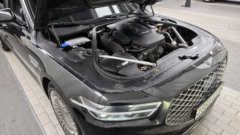 Genesis G90