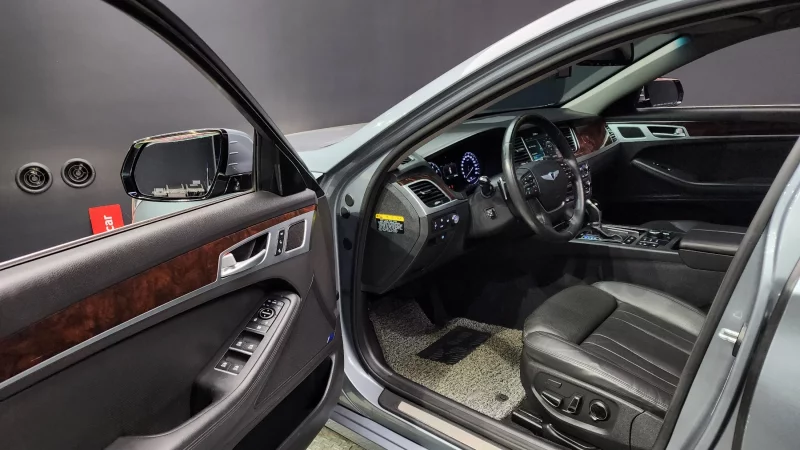 Hyundai Genesis