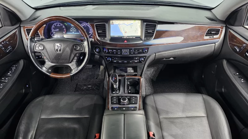 Hyundai Equus