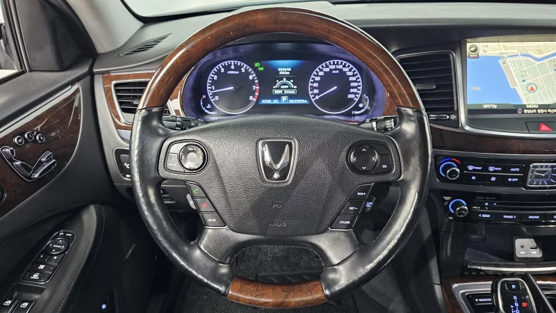 Hyundai Equus