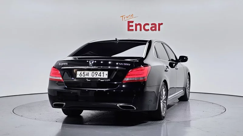 Hyundai Equus