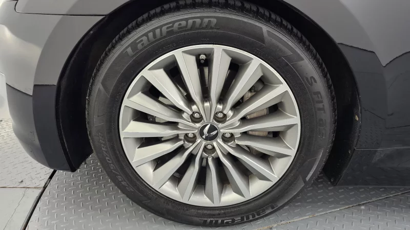 Hyundai Equus