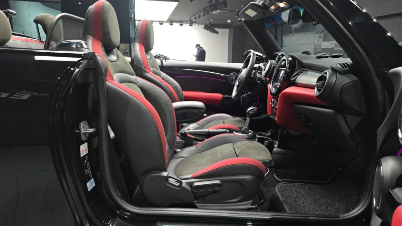 MINI Cooper Convertible