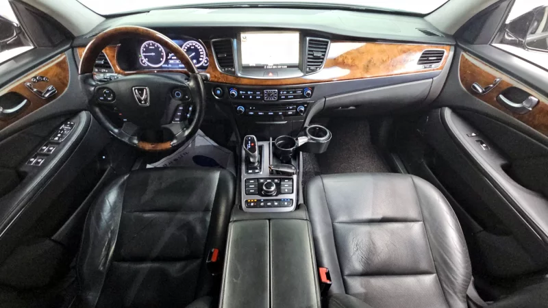 Hyundai Equus