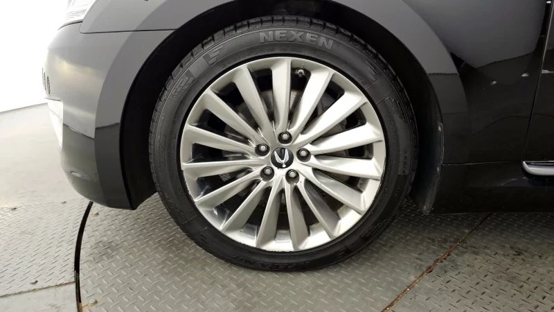 Hyundai Equus