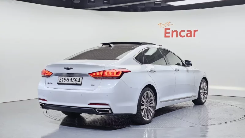Hyundai Genesis