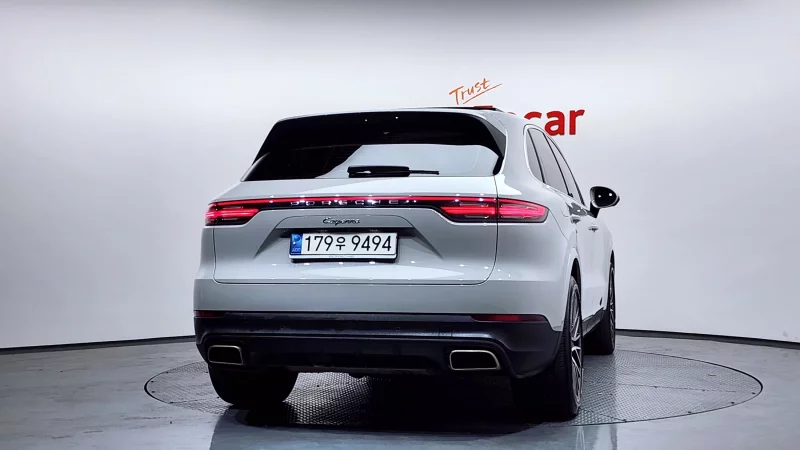 Porsche CAYENNE