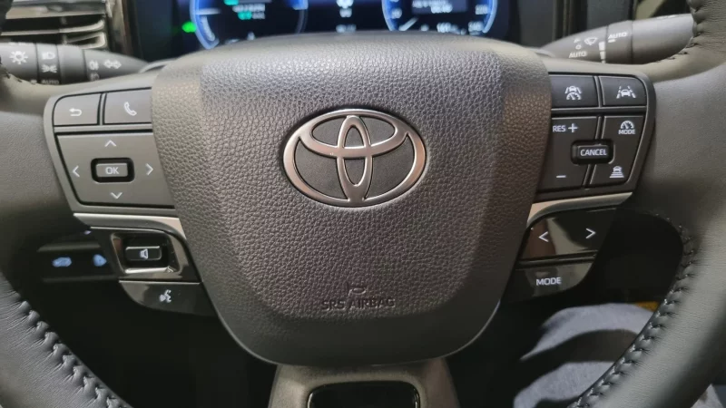 Toyota CAMRY