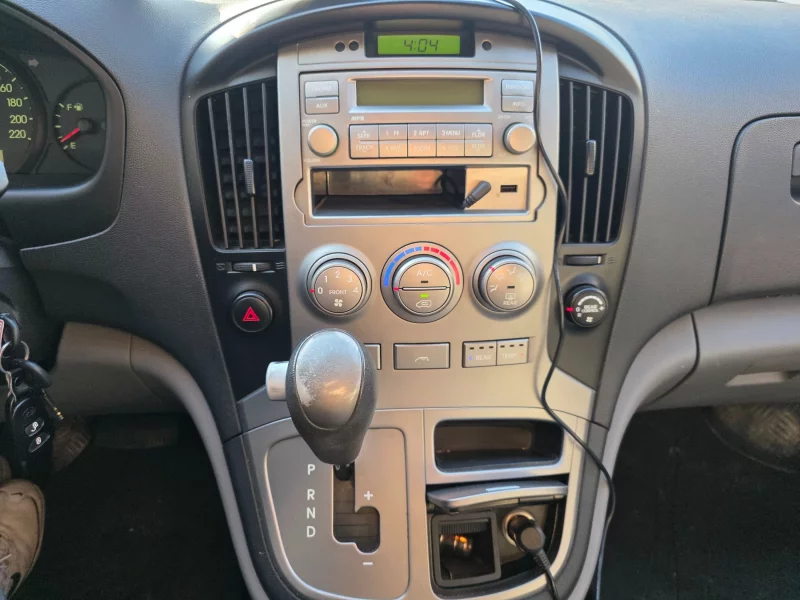 Hyundai Grand Starex