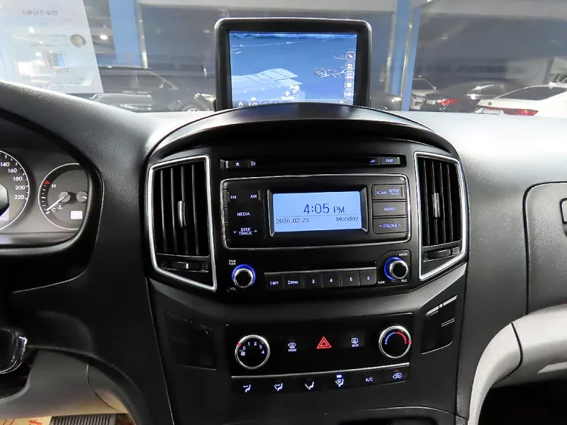 Hyundai Grand Starex