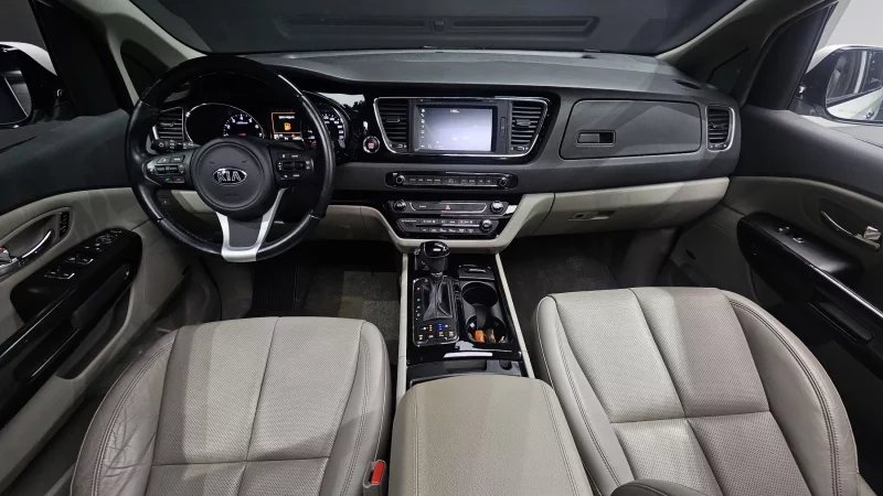 Kia Carnival