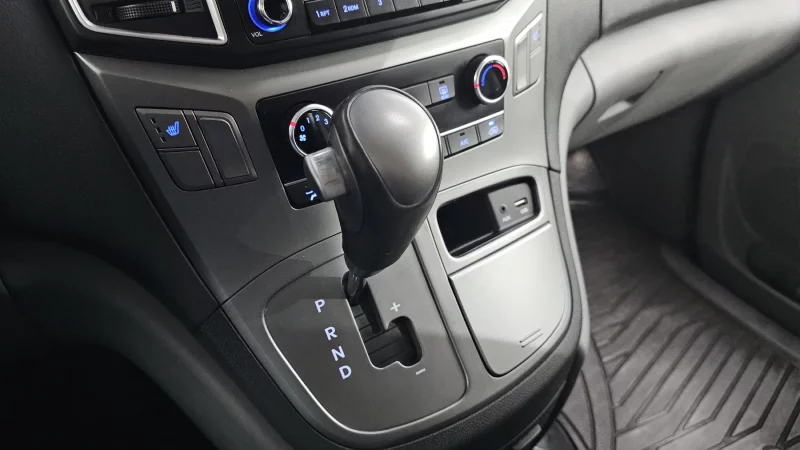 Hyundai Starex