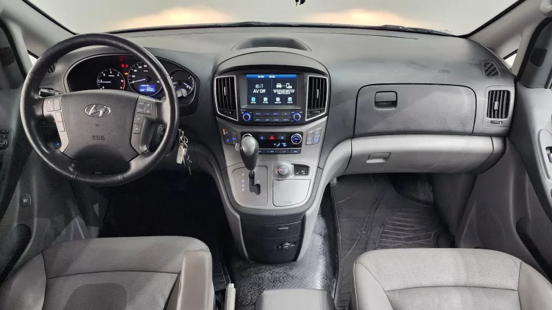 Hyundai Starex