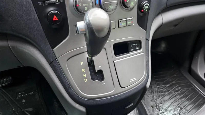 Hyundai Grand Starex