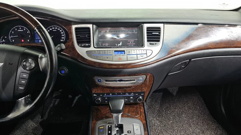 Hyundai Genesis