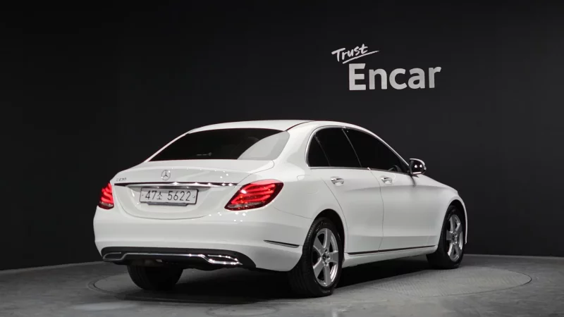 Mercedes-Benz C-Class