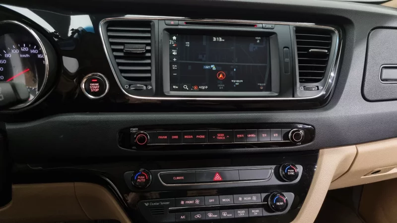 Kia Carnival