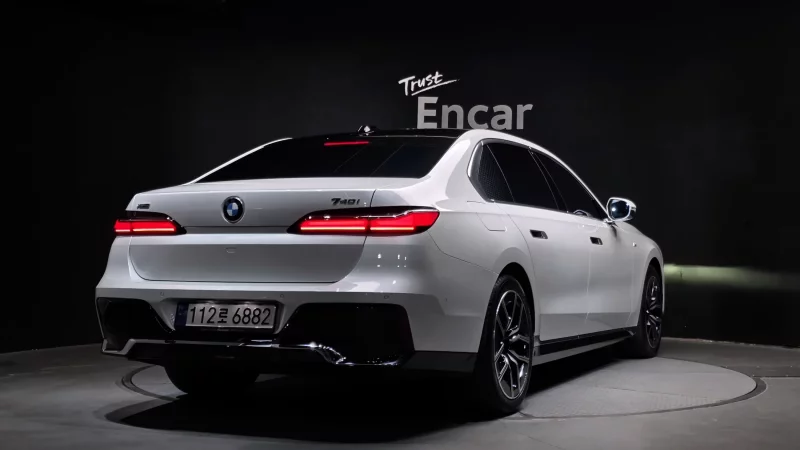 BMW 7-Series