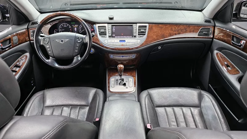 Hyundai Genesis