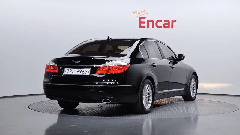 Hyundai Genesis