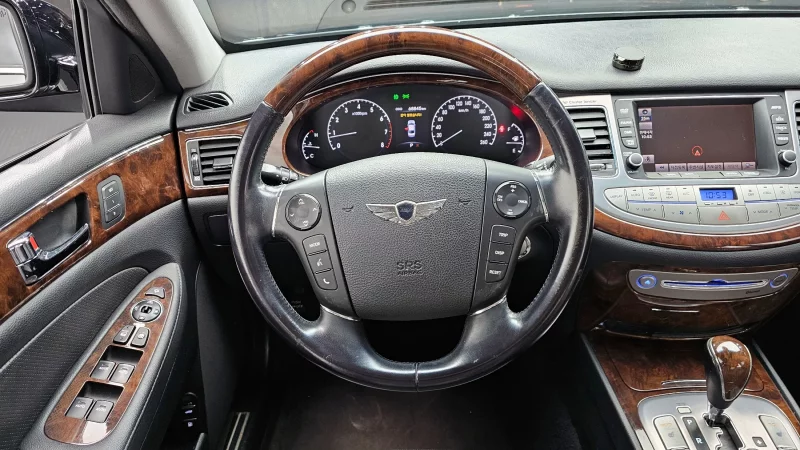 Hyundai Genesis