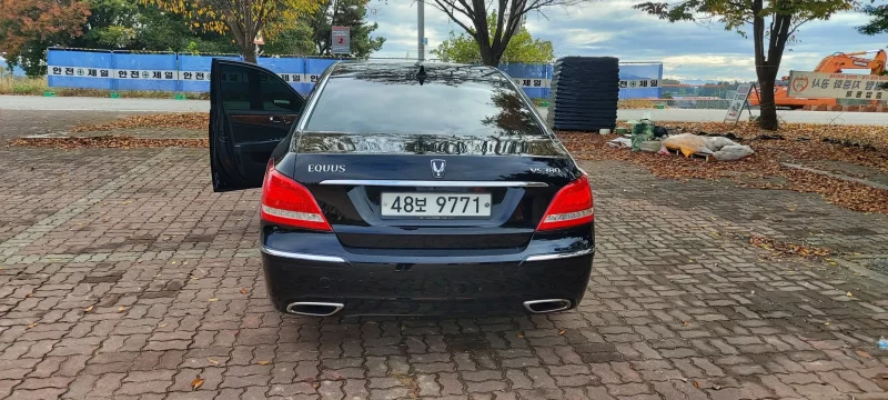 Hyundai Equus