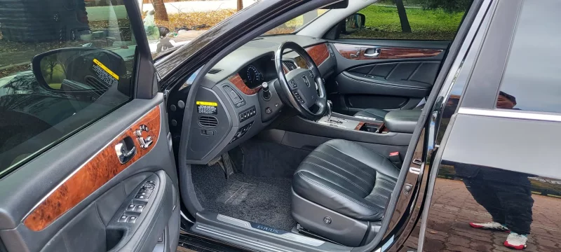Hyundai Equus