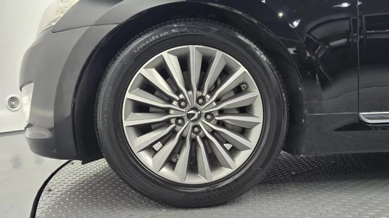 Hyundai Equus