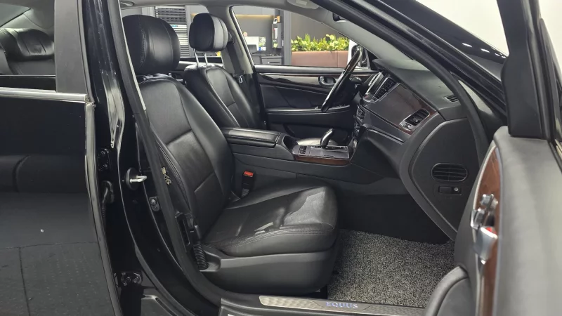 Hyundai Equus