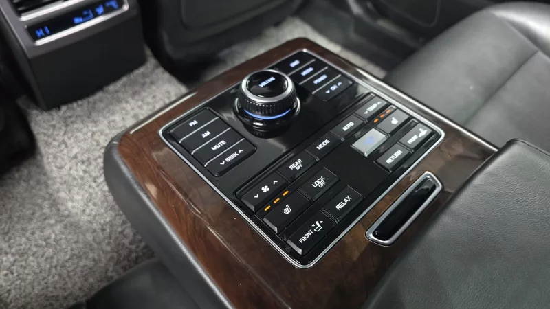 Hyundai Equus