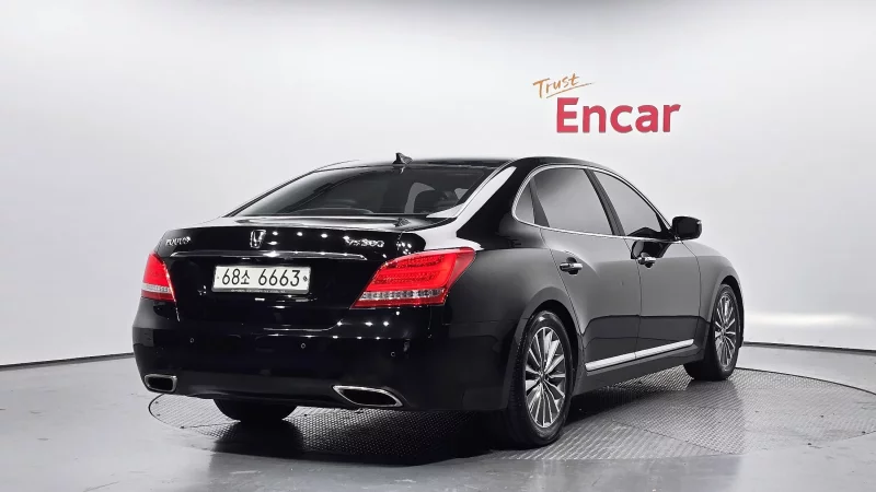 Hyundai Equus