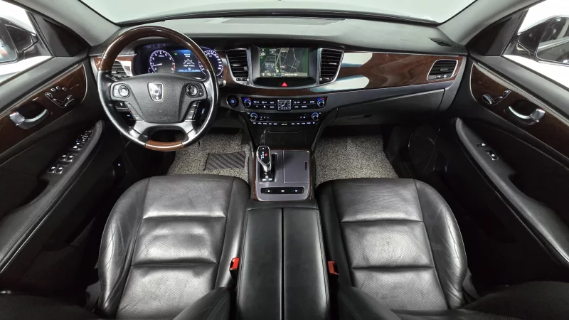 Hyundai Equus