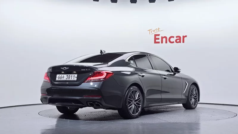 Genesis G70