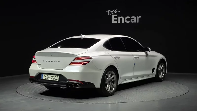 Genesis G70