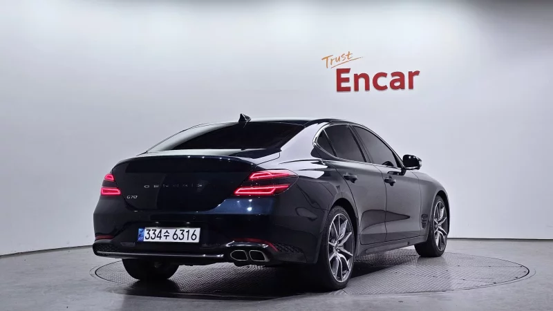 Genesis G70