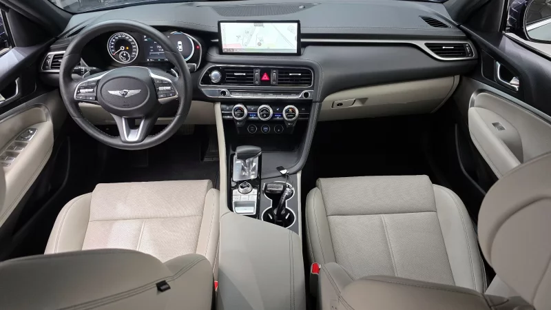Genesis G70