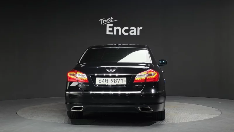 Hyundai Genesis