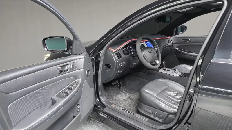 Hyundai Genesis